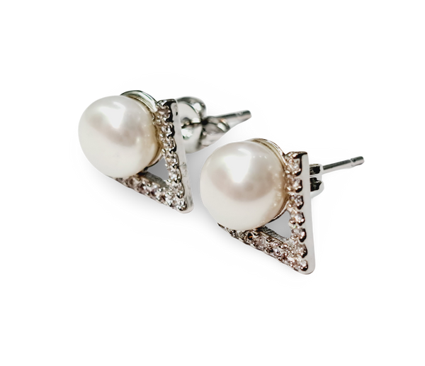 ARETE BOTON TRIANGULAR PLATEADO