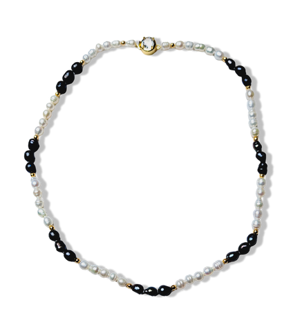 COLLAR PERLA NEGRA BLANCA DORADO