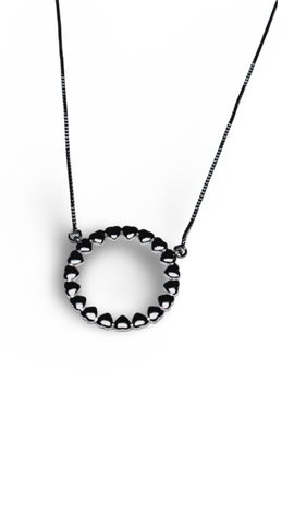 COLLAR CORAZONES CIRCULO PLATEADO