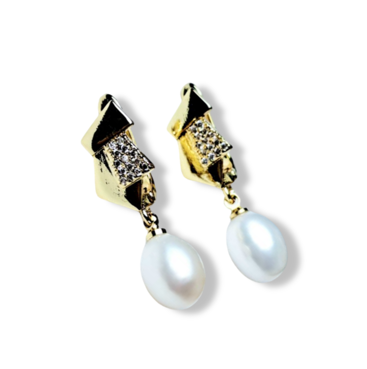 ARETE PERLA GOTA DETALLE Y CIRCONIAS DORADO