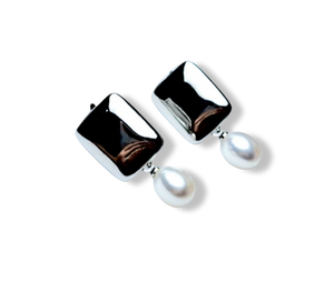 ARETE PERLA GOTA CUADRADO PLATEADO