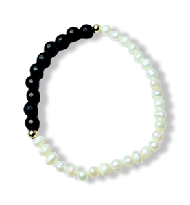 PULSERA PERLA BARROCA ONIX DORADO