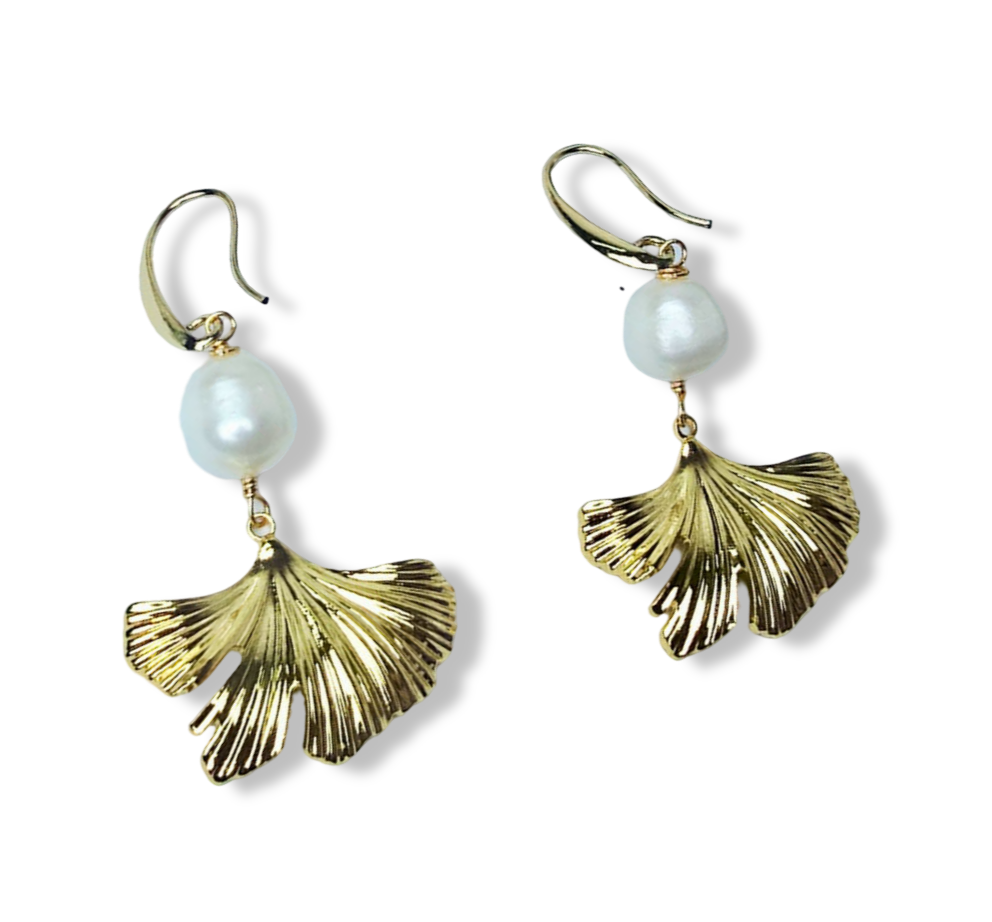 ARETE PERLA ARROZ Y ABANICO DORADO