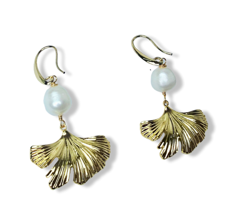ARETE PERLA ARROZ Y ABANICO DORADO
