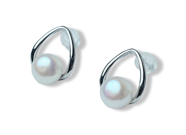 ARETE PERLA BOTON SILUETA GOTA PLATEADO