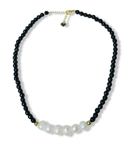 COLLAR ÁGATAS NEGRAS Y PERLA BARROCA DORADO