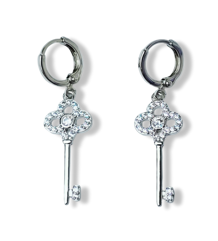 ARETE LLAVE Y CIRCONIA PLATEADO