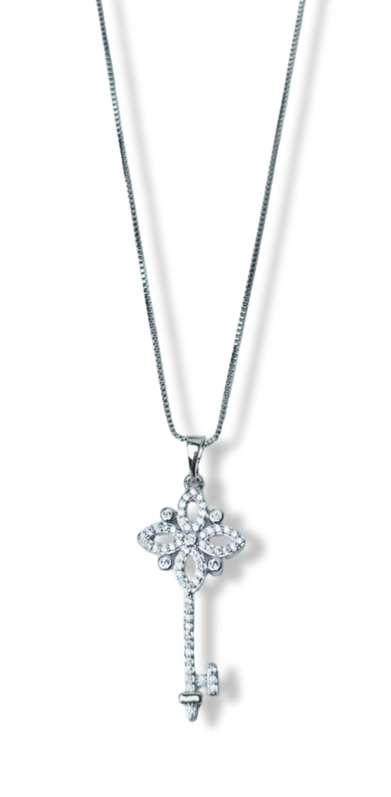 COLLAR LLAVE Y CIRCONIAS PLATEADO