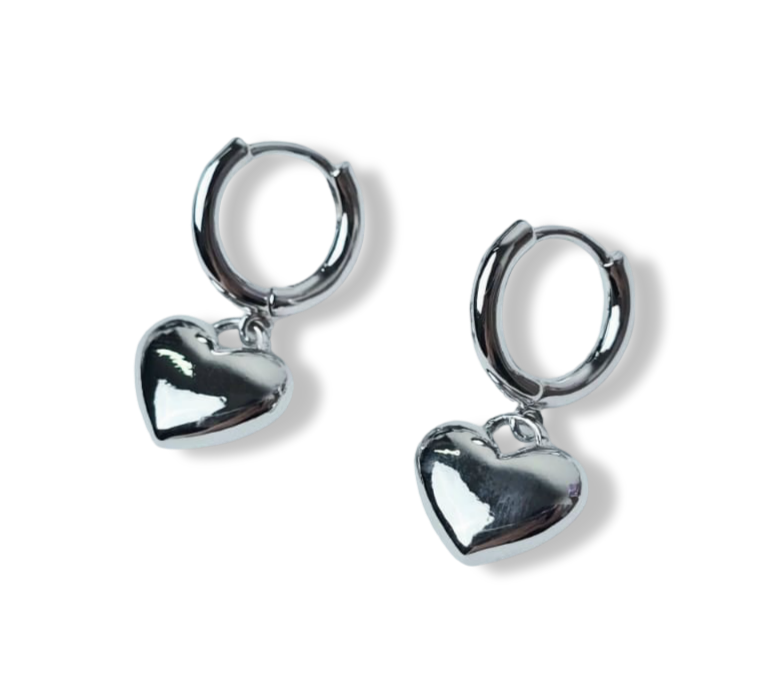 ARETE CORAZÓN LISO PLATEADO