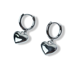 ARETE CORAZÓN LISO PLATEADO
