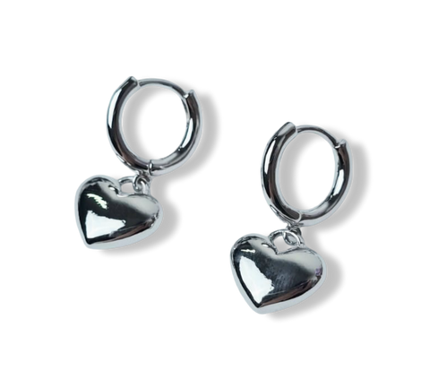 ARETE CORAZÓN LISO PLATEADO