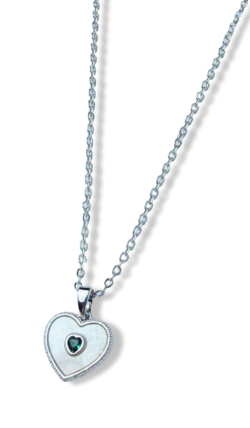 COLLAR MADRE PERLA Y CORAZÓN CIRCONIA VERDE PLATEADO
