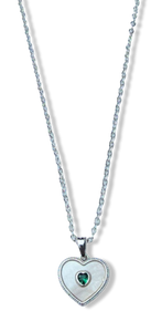 COLLAR MADRE PERLA Y CORAZÓN CIRCONIA VERDE PLATEADO