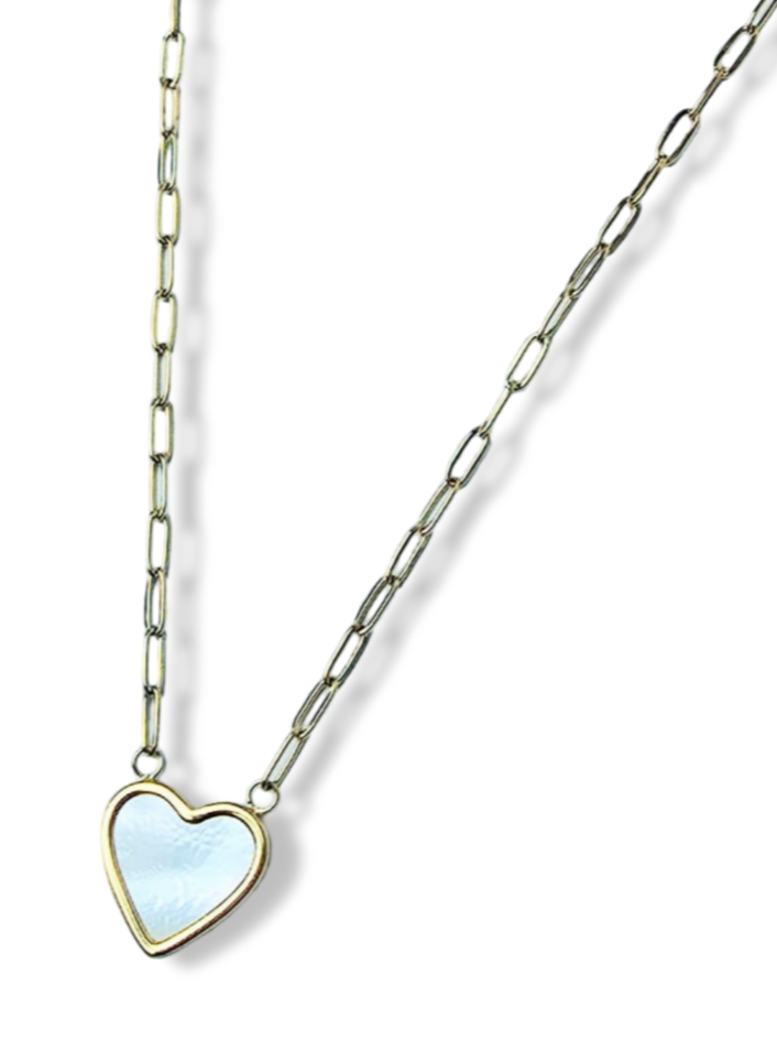 COLLAR CORAZÓN MADRE PERLA DORADO