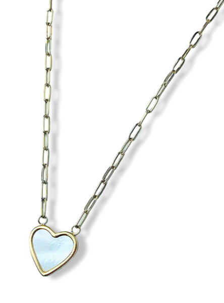 COLLAR CORAZÓN MADRE PERLA DORADO