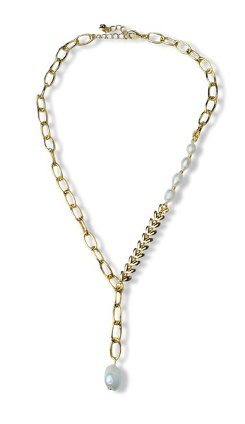 COLLAR CORBATÍN POLVO DE PERLAS ESLABÓN DORADO