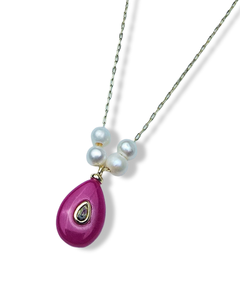 COLLAR ÁGATA Y DETALLE EN PERLA DORADO