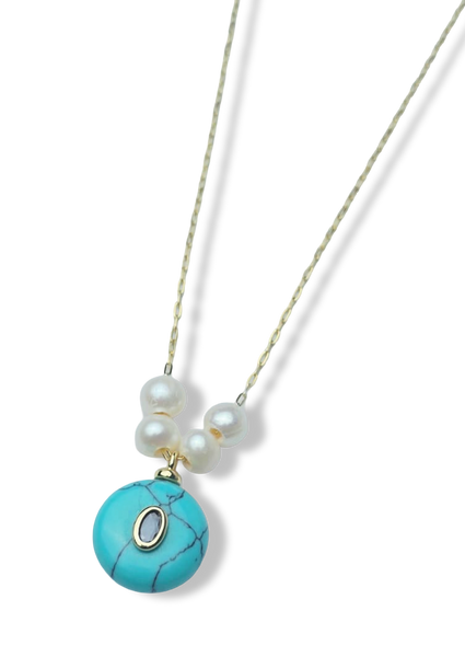 COLLAR TURQUESA Y DETALLE EN PERLA DORADO